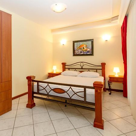 Milan'S Apartments Свети-Стефан Номер фото