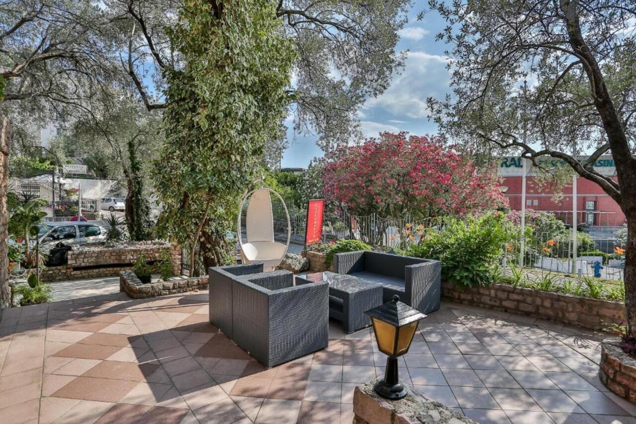 Milan'S Apartments Свети-Стефан Экстерьер фото